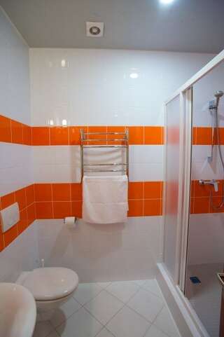 Гостевой дом Welcome Самара двухместный номер с одной двуспальной кроватью Комфорт с видом на реку-3